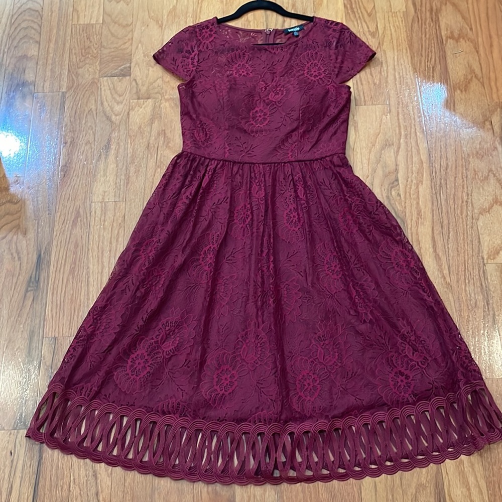 Kensie Size 8 Dress lined lace cap sleeve beautiful details Rear Zipper - Picture 2 of 13